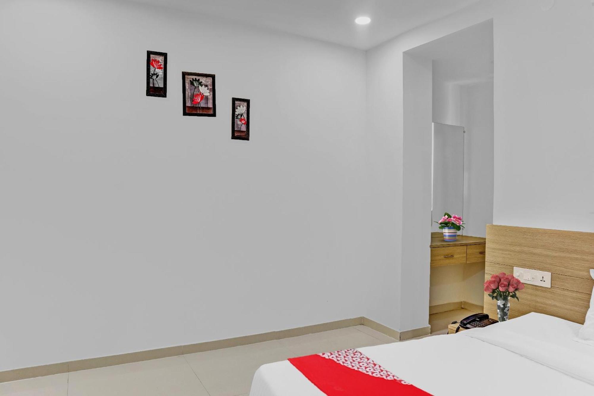 Oyo Flagship Hotel Bluemoon Warangal Zewnętrze zdjęcie
