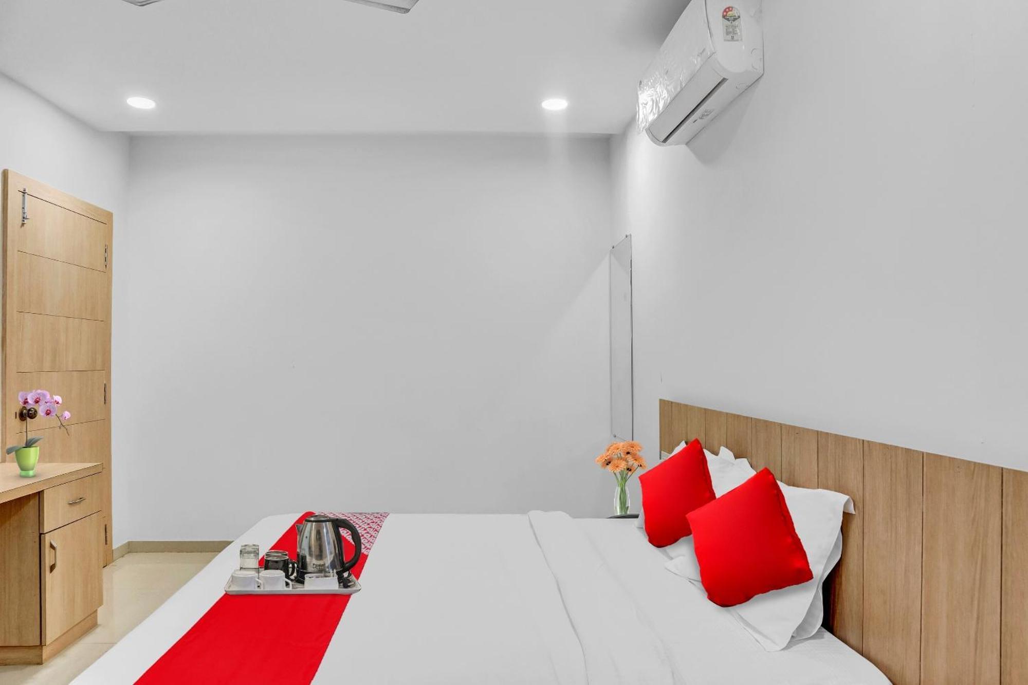 Oyo Flagship Hotel Bluemoon Warangal Zewnętrze zdjęcie