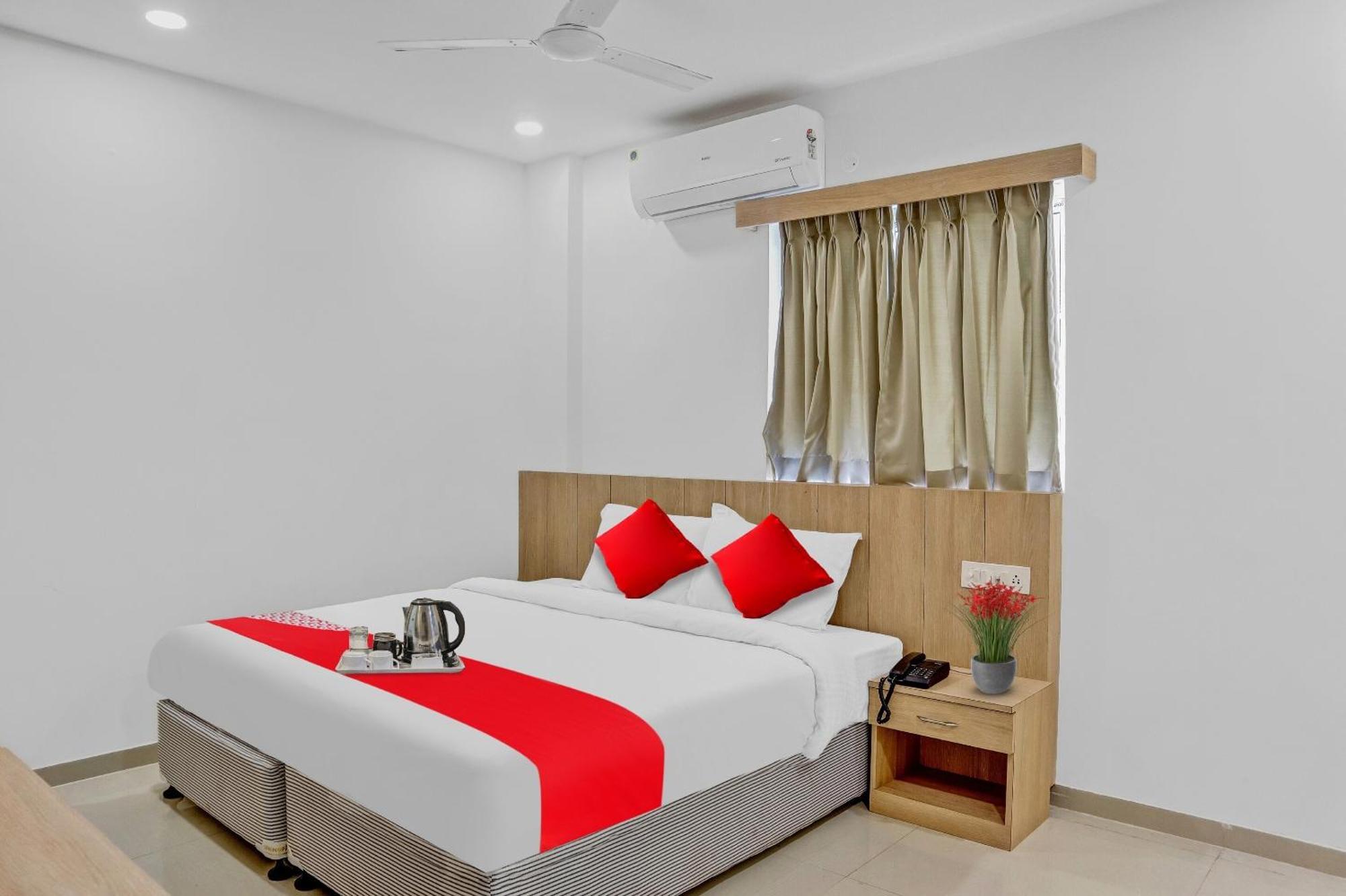 Oyo Flagship Hotel Bluemoon Warangal Zewnętrze zdjęcie